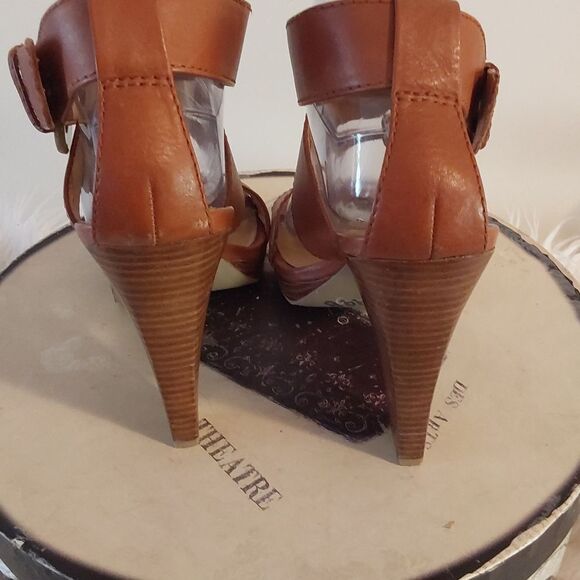 - Bandolino Leather Strap Open Toe High Heels - Picture 5 of 11